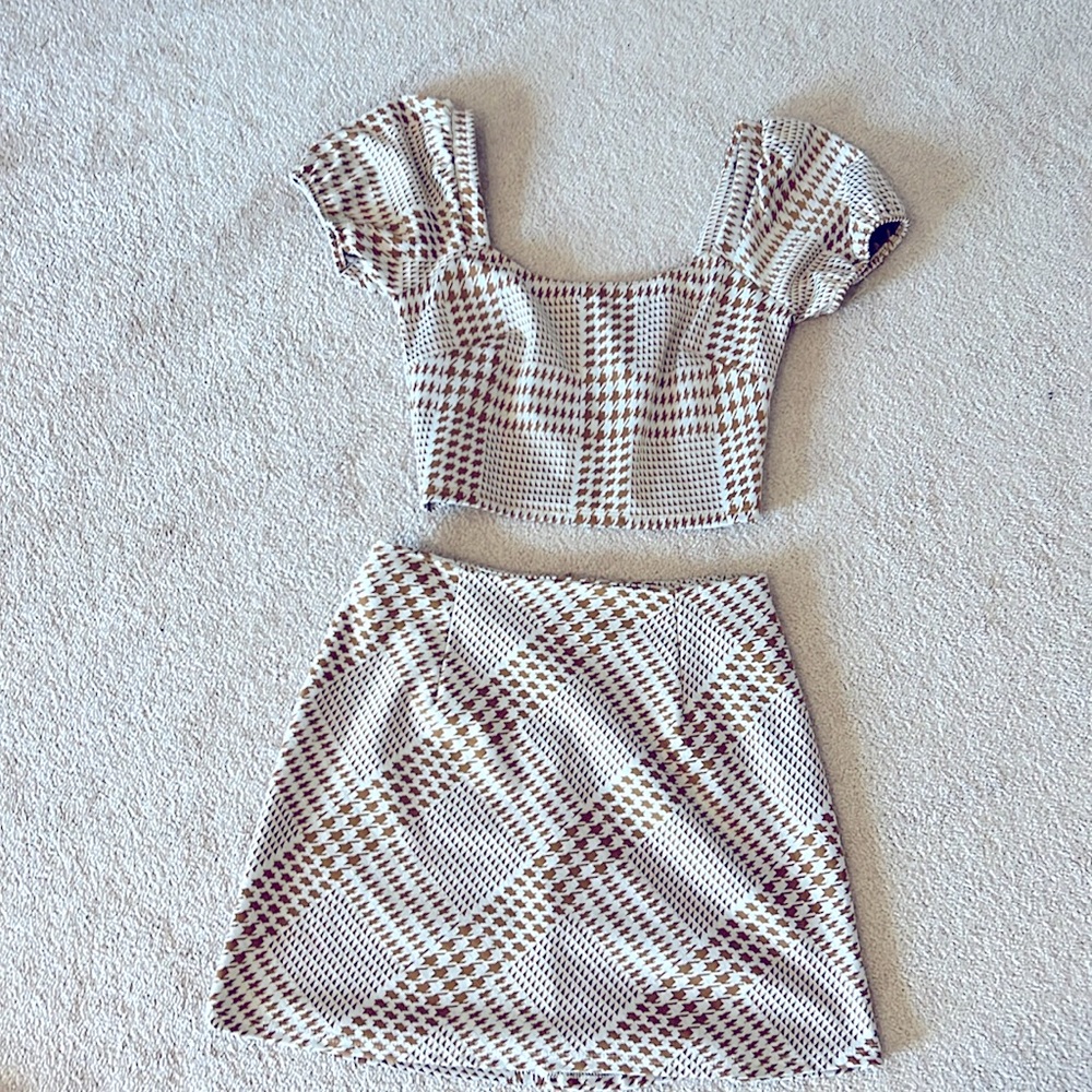 Altar’d State adorable skirt & crop top two piece set!!   Like new!!!!